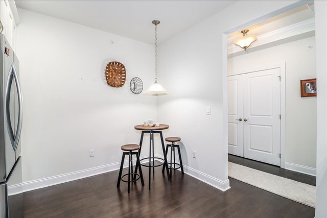 433 Brookside Court 433, Newtown, CT 06470