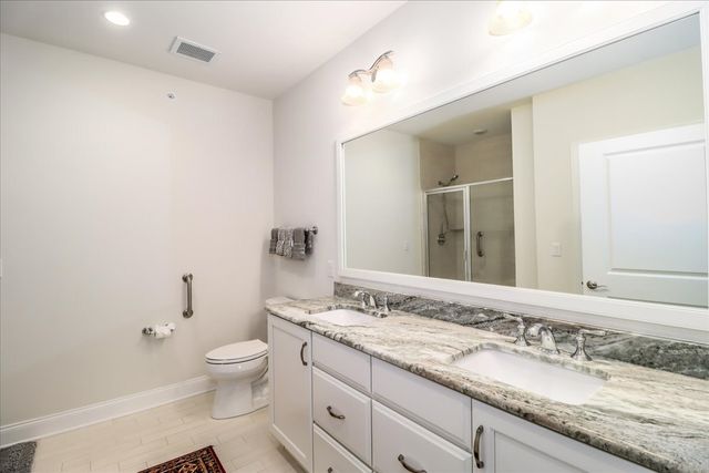 433 Brookside Court 433, Newtown, CT 06470