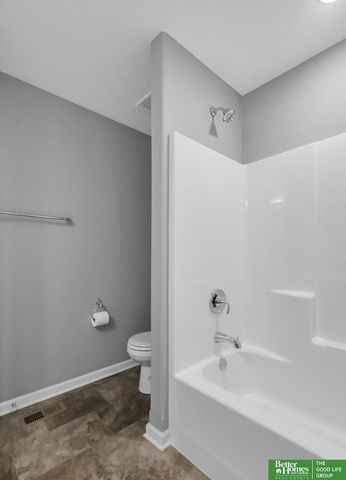 7930 Maxine Drive, Lincoln, NE 68516