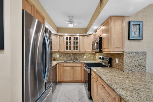 336 Golfview Road 704, North Palm Beach, FL 33408