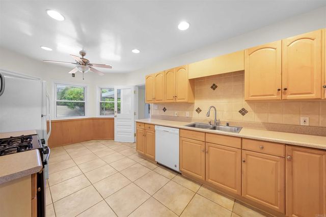 2516 Chatsworth Boulevard, San Diego, CA 92106