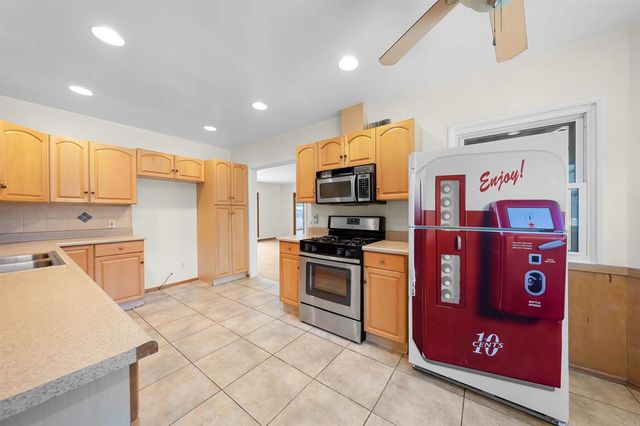 2516 Chatsworth Boulevard, San Diego, CA 92106
