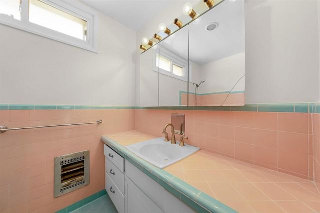 2516 Chatsworth Boulevard, San Diego, CA 92106