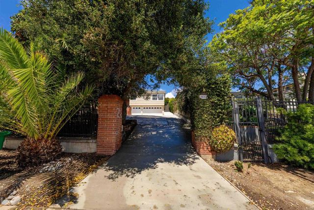 2516 Chatsworth Boulevard, San Diego, CA 92106