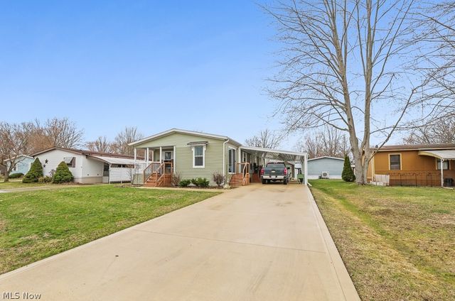 7 Michael Drive, Olmsted Twp, OH 44138