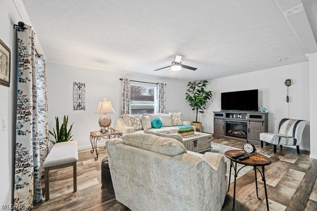 7 Michael Drive, Olmsted Twp, OH 44138