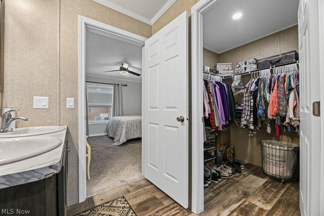 7 Michael Drive, Olmsted Twp, OH 44138