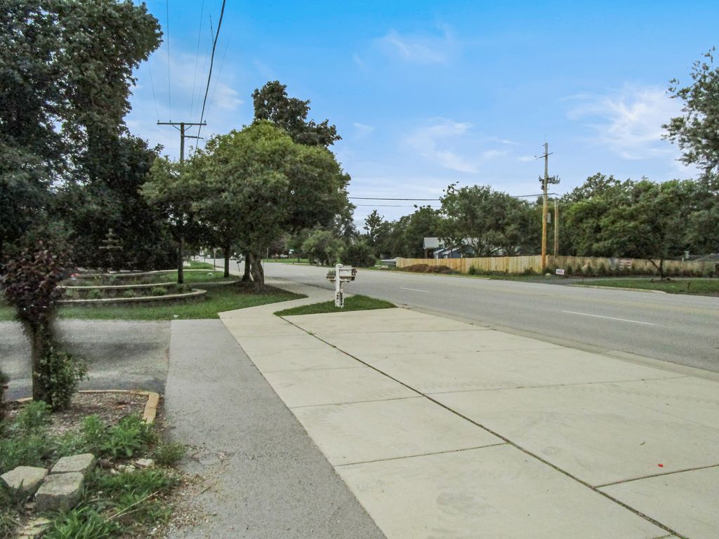 2659 Hobson Road, Downers Grove, IL 60516 — photo 2