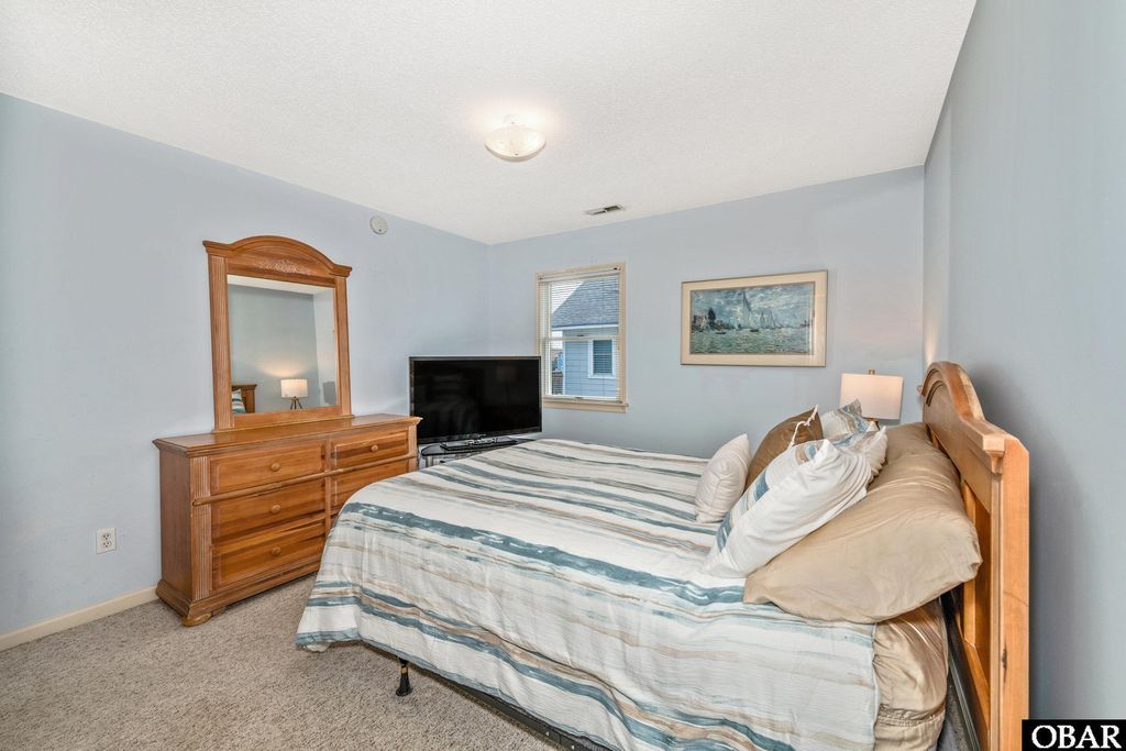 Image 19 of property listing at 1410 S Memorial Boulevard Lot 8, Kill Devil Hills, NC 27948