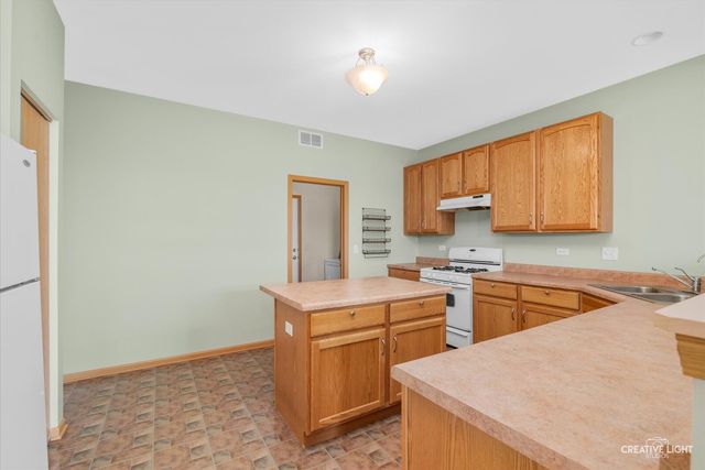 443 Grape Vine Trail, Oswego, IL 60543