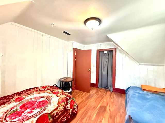 418 N Erie St, Wichita, KS 67214