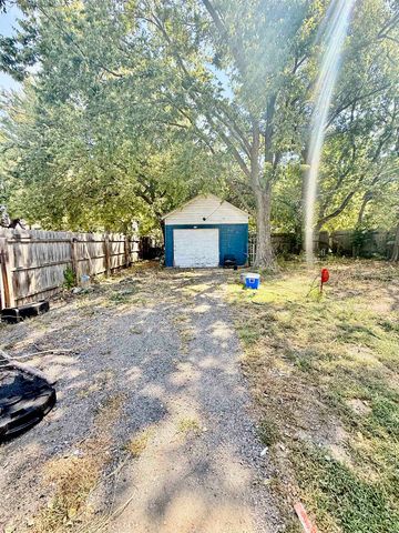 418 N Erie St, Wichita, KS 67214