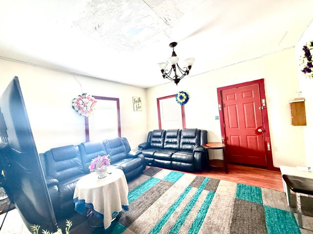 418 N Erie St, Wichita, KS 67214