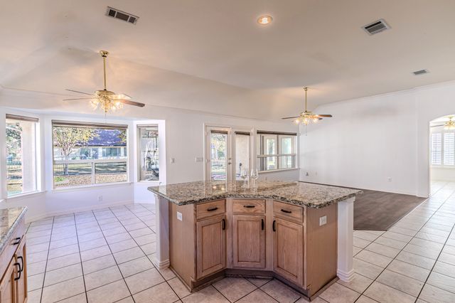 9505 Trailwood Drive, Denton, TX 76207