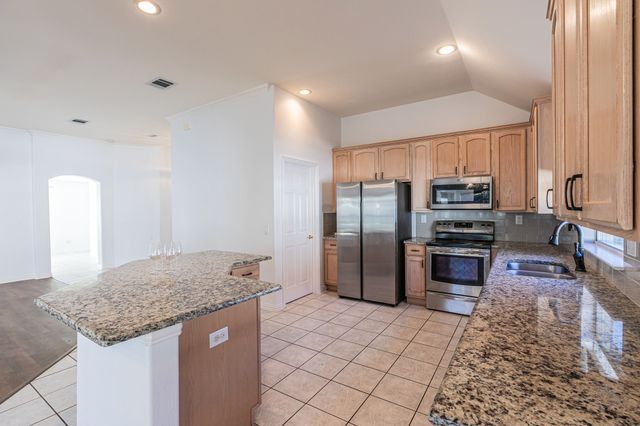 9505 Trailwood Drive, Denton, TX 76207