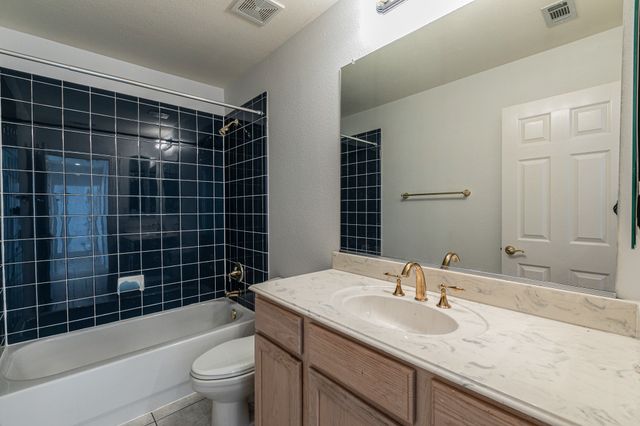 9505 Trailwood Drive, Denton, TX 76207