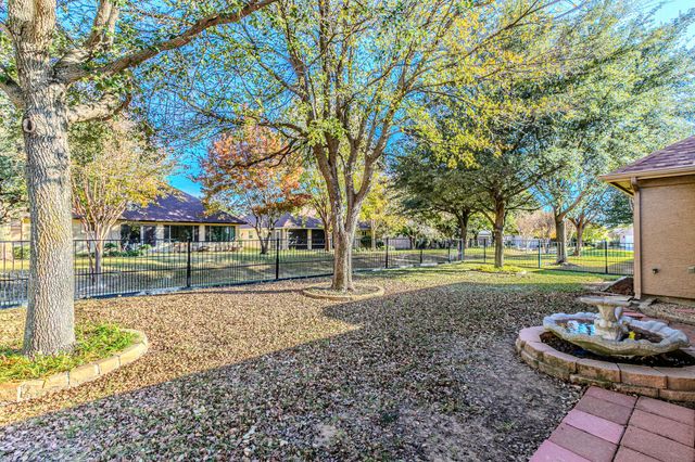 9505 Trailwood Drive, Denton, TX 76207