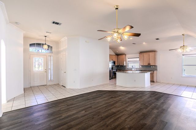 9505 Trailwood Drive, Denton, TX 76207