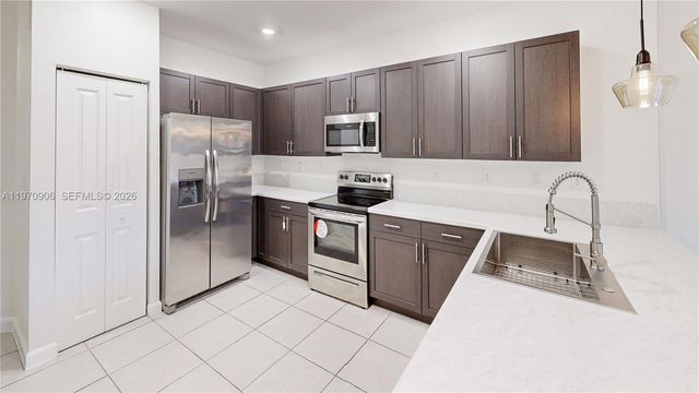 13158 SW 233rd St, Homestead, FL 33170