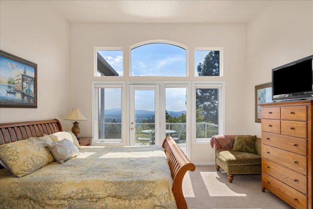 8816 E Woodland Park Dr, Spokane, WA 99217