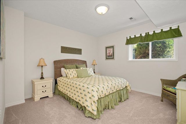 8816 E Woodland Park Dr, Spokane, WA 99217