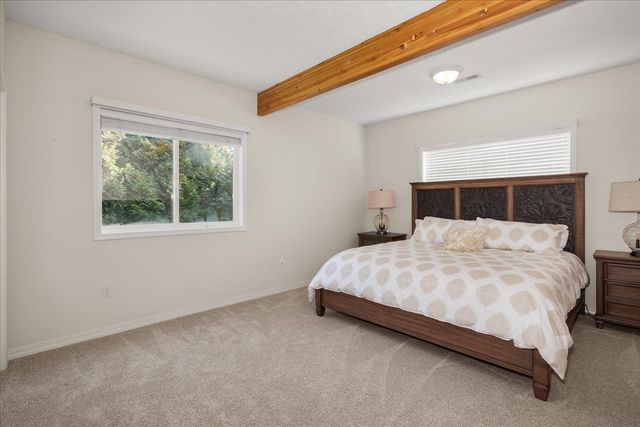 8816 E Woodland Park Dr, Spokane, WA 99217