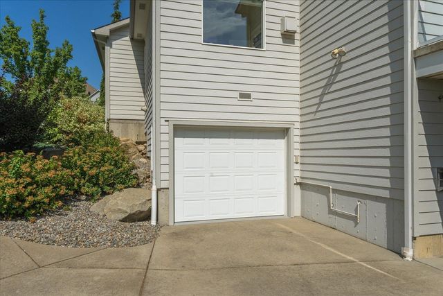 8816 E Woodland Park Dr, Spokane, WA 99217