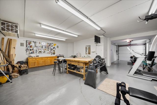 8816 E Woodland Park Dr, Spokane, WA 99217