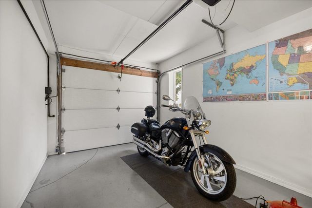 8816 E Woodland Park Dr, Spokane, WA 99217