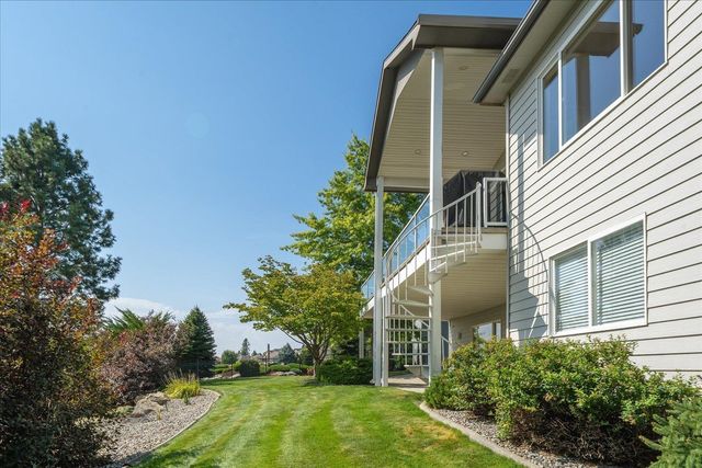 8816 E Woodland Park Dr, Spokane, WA 99217