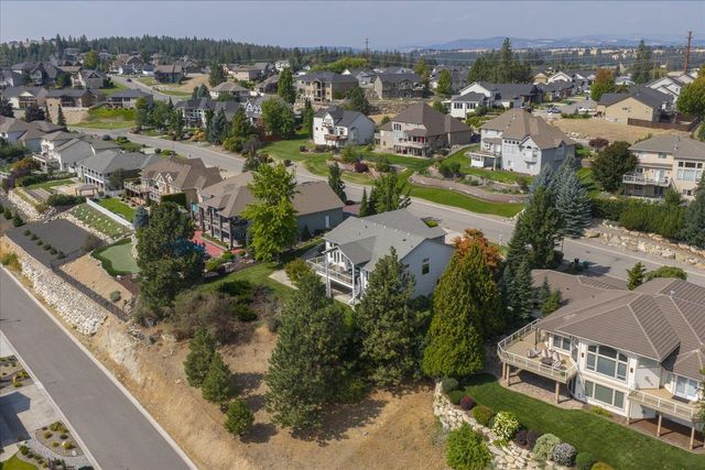 8816 E Woodland Park Dr, Spokane, WA 99217