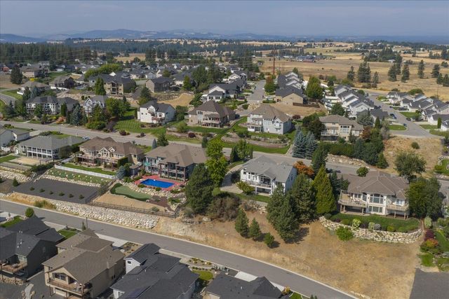 8816 E Woodland Park Dr, Spokane, WA 99217