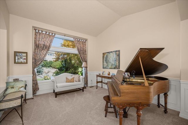 8816 E Woodland Park Dr, Spokane, WA 99217