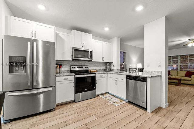 525 NE 6th Pl, Florida City, FL 33034