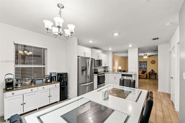 525 NE 6th Pl, Florida City, FL 33034