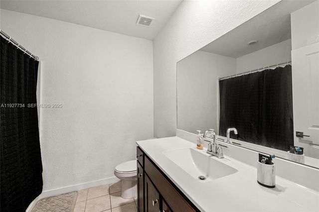 525 NE 6th Pl, Florida City, FL 33034