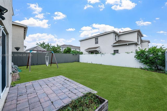 525 NE 6th Pl, Florida City, FL 33034