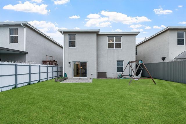 525 NE 6th Pl, Florida City, FL 33034