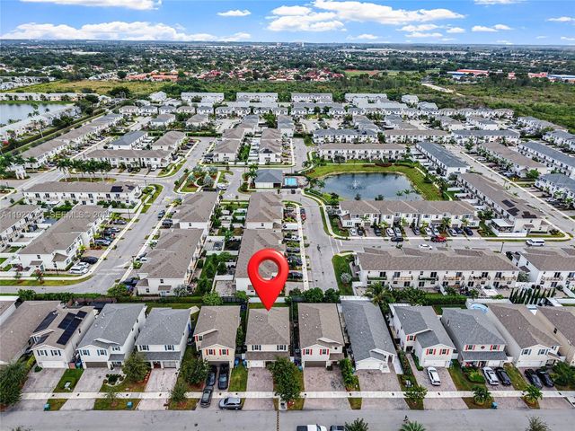 525 NE 6th Pl, Florida City, FL 33034