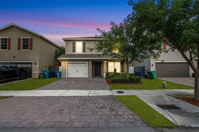 525 NE 6th Pl, Florida City, FL 33034