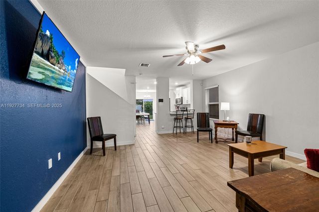 525 NE 6th Pl, Florida City, FL 33034