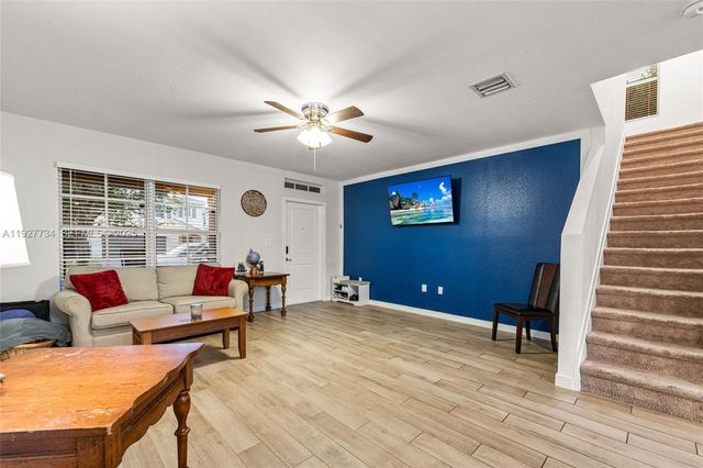 525 NE 6th Pl, Florida City, FL 33034