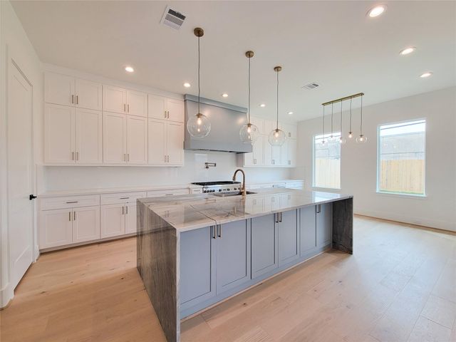 6525 Rolla Street, Houston, TX 77055