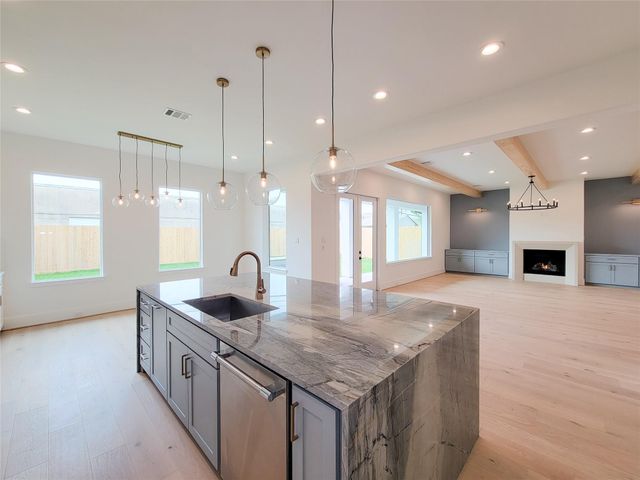 6525 Rolla Street, Houston, TX 77055