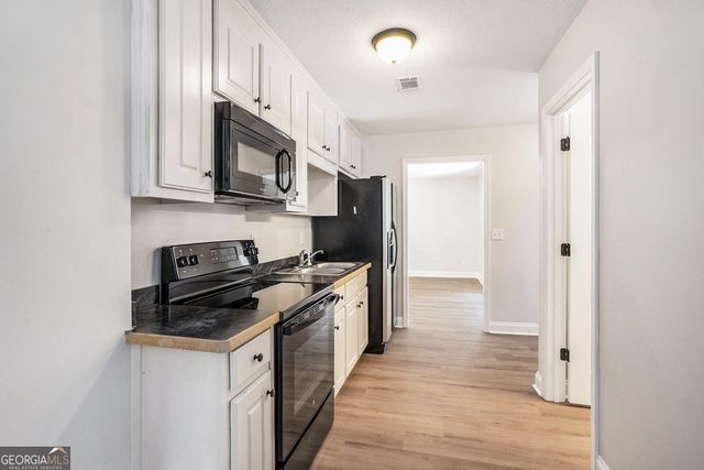 1556 Shoal Creek Drive, Winder, GA 30680