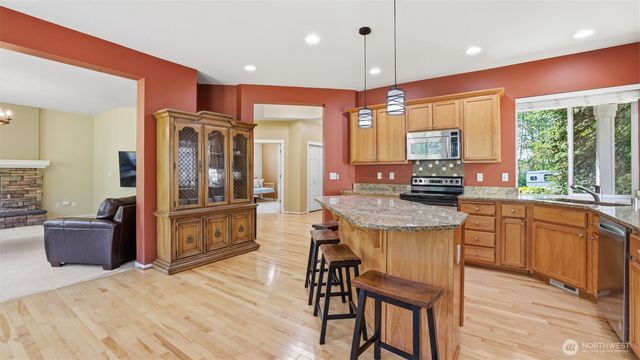 16820 166th Place SE, Renton, WA 98058