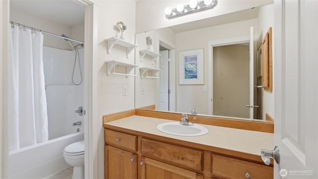 16820 166th Place SE, Renton, WA 98058