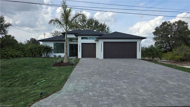 529 Theodore Vail ST E, Lehigh Acres, FL 33974