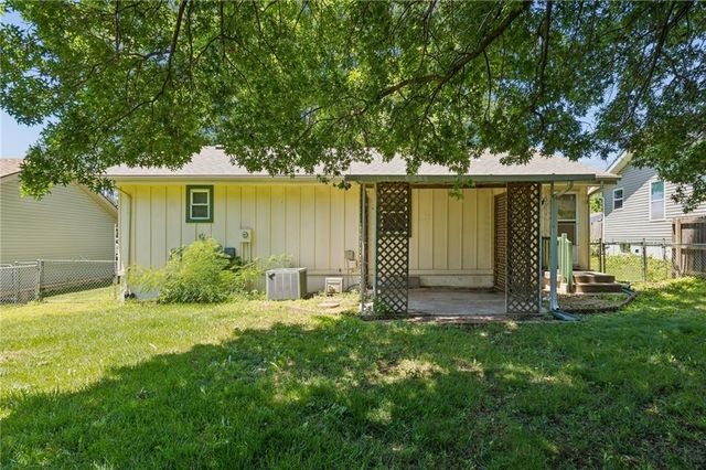 1011 S scott Avenue, Belton, MO 64012