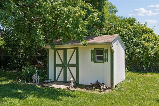1011 S scott Avenue, Belton, MO 64012